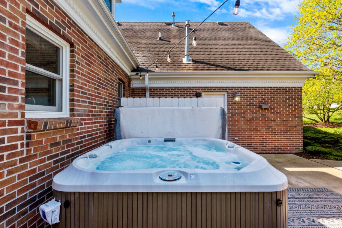 Outdoor Hot Water Tub